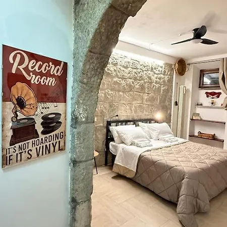 San Peter Door Apartment