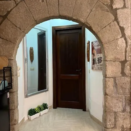 San Peter Door Apartment *