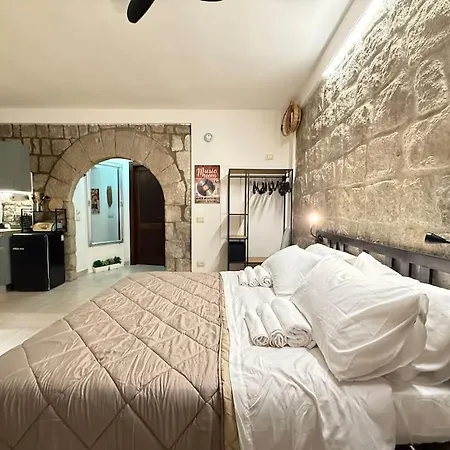 San Peter Door Apartment *